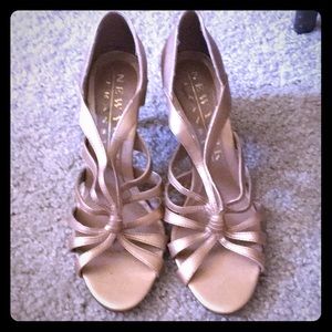 New York transit gold heels